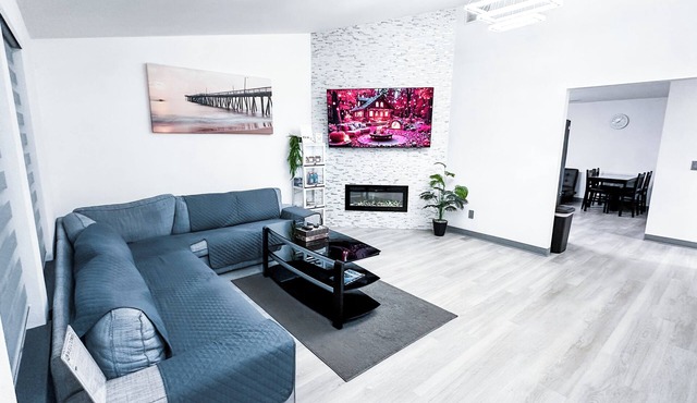 Charming 3- bedroom house with WiFi and AC in delightful Vancouver