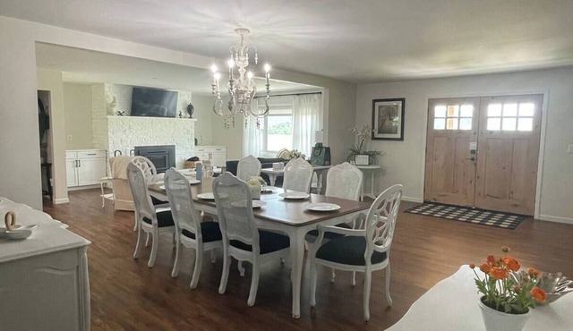 Charming 3-bedroom house with WiFi and AC in superb Accident. Deep Creek Lake