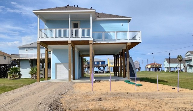Charming 3-bedroom house in delightful Treasure Island with WiFi, AC