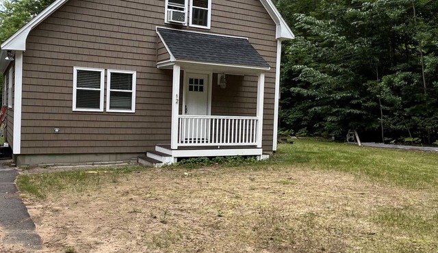 Charming 3-bedroom house in delightful Ossipee with AC, WiFi