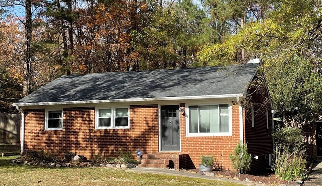 Charming 3-bedroom house in lovely Durham with WiFi, AC