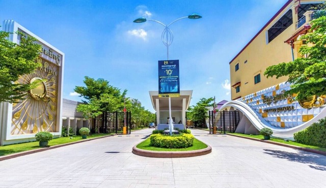 Charming 3-bedroom townhome in enchanting Phnom Penh - Win Win Home
