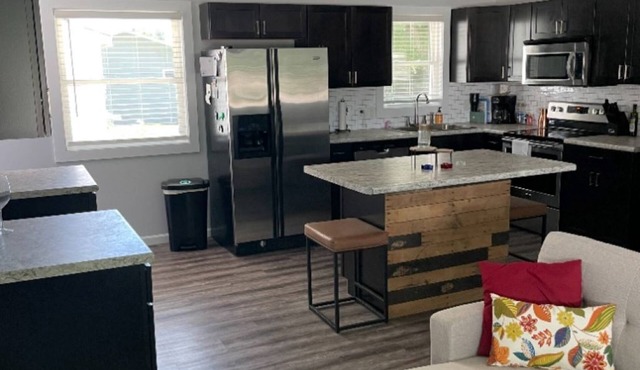 Charming 3-bedroom house with AC and WiFi in delightful Arnolds Park