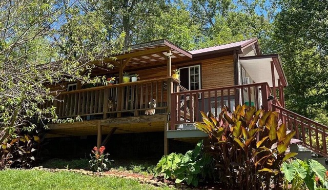 Charming 3-bedroom cabin with Hot tub, Wi-fi Near Nolin Lake and Mammoth Cave
