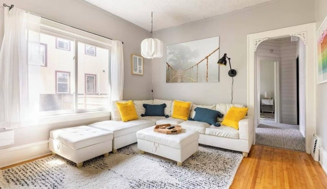 Charming 3-bedroom house with AC, Sauna, and WiFi in Minneapolis