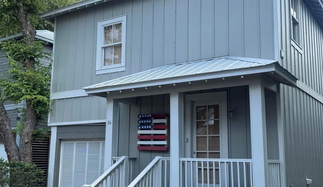 Charming 3-bedroom cottage in Orange Beach with WiFi, pools, & dock