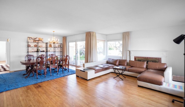 Charming 3-bedroom house in terrific San Leandro with AC, WiFi