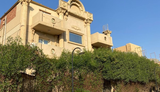 Charming 3-bedroom villa with WiFi, AC in fabulous 6 October