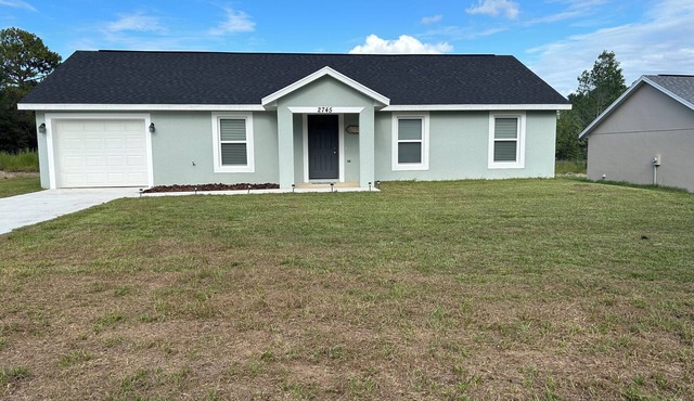 Charming 3-bedroom with WiFi, AC, big backyard, 8 minutes away from WEC & HIT.