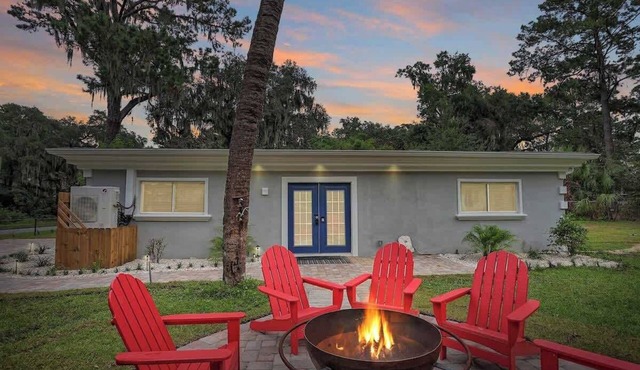 Charming 3bedroom house 8 minutes from Tybee and 12 minutes to riverfront