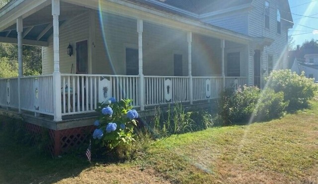 Charming 3br and 2b near the heart of New Harbor