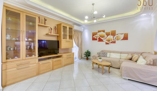 Charming 3BR Apt with Breathtaking Sea Views by 360 Estates