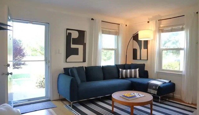 Charming 3br Bungalow - Park Facing
