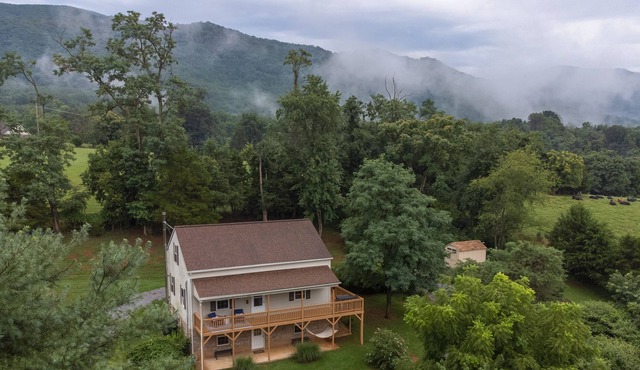 Charming 3br cottage+views+firepit+remote work