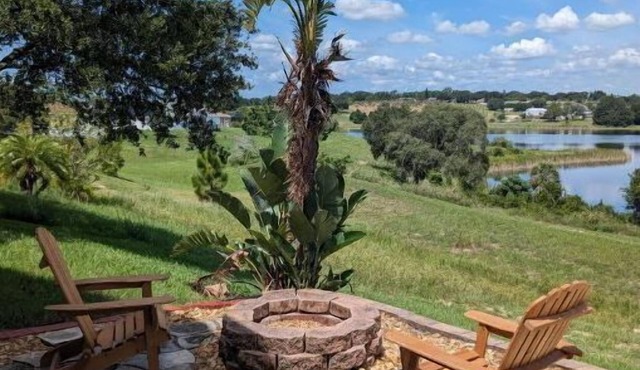 Charming 4/3 in the Heart of Central Florida Upgraded appliances and furnishings