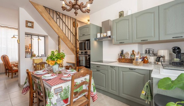 Charming 4-Bed Home with Garden, Wi-Fi, and Modern Amenities in Picardy
