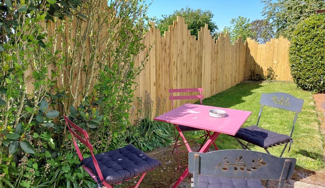 Charming 4-Bed House with Garden, 10min from Laval, Ideal for Families and Professionals