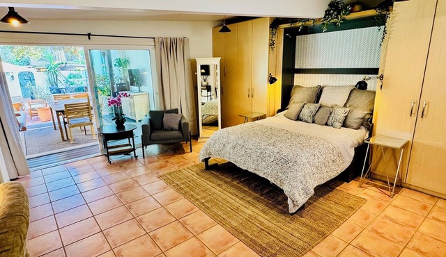 Charming 4-bedroom hacienda in gorgeous Santa Barbara with AC