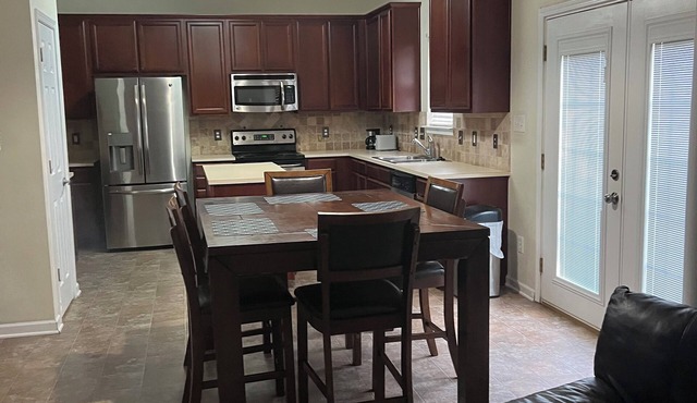 Charming 4-bedroom family home with WiFi, AC in fabulous Charlotte