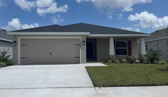 Charming 4-bedroom house with WiFi, AC in pleasant Riverview