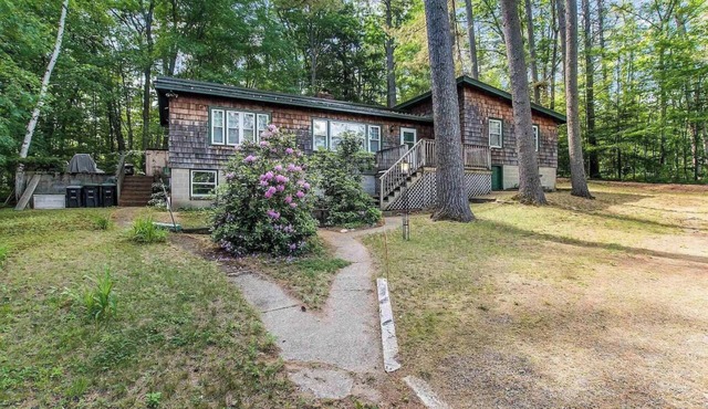 Charming 4-bedroom house with WiFi, AC in welcoming Franklin