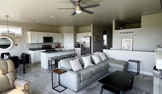 Charming 4-bedroom house in Ankeny with AC