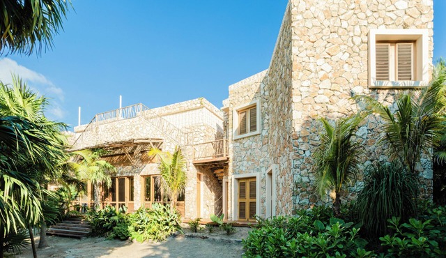 Charming 4-bedroom villa with WiFi, AC in beautiful Tulum