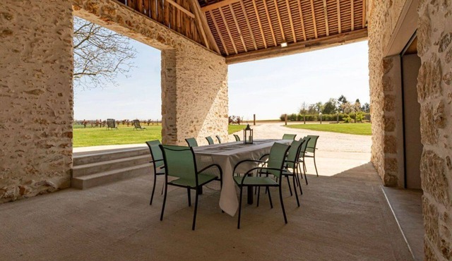 Charming 4-star gite on a farm in Champagne, private Jacuzzi