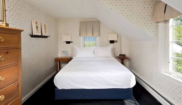Charming 4BR Perfect for Exploring Manchester's Beauty | Pool | Bar | Restaurant