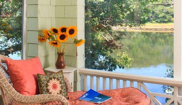 Charming 5-bedroom cottage located on the tidal Kennebunk River