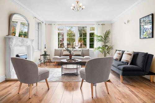 Charming 5BR Home with Garden & Parking