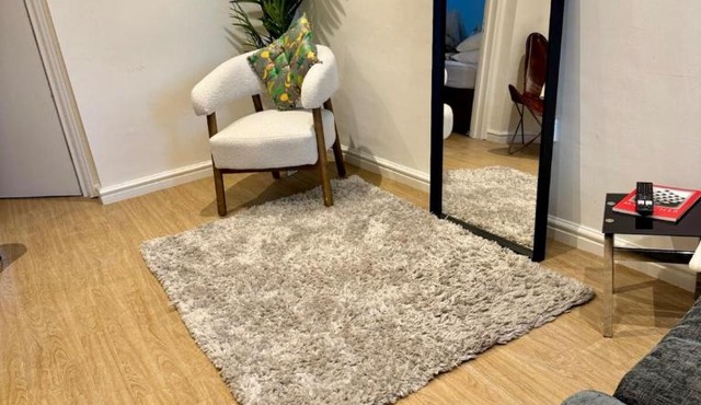 Charming 6 Bed Flat in Bedminster - Sleeps 8
