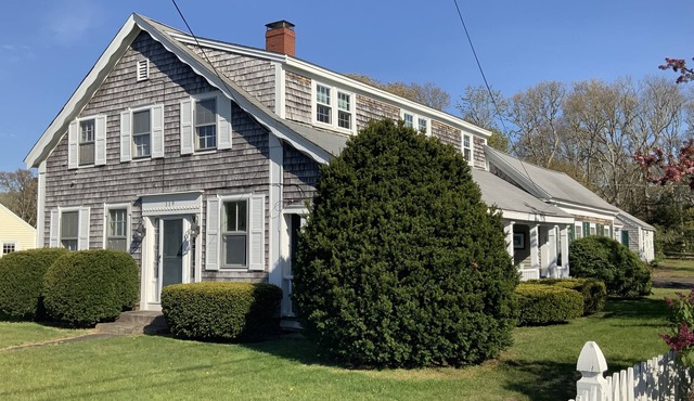 Charming 6 Bedroom Property Close To EVERYTHING