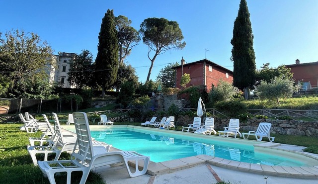 Charming 6-Bedroom Villa with Pool, Terrace & Views – Todi