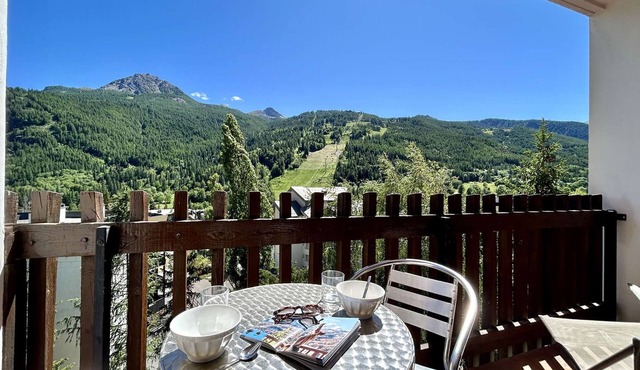 Charming 6-Pax Apt in Serre-Chevalier, South & West Balconies, Ski Locker