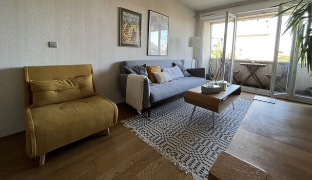 Charming 60m² with balcony in Bordeaux