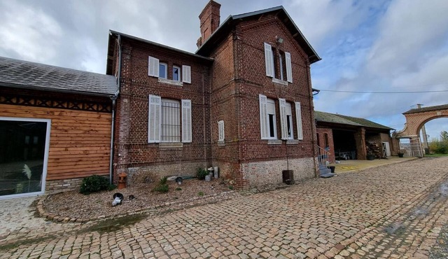 Charming 7-Bedroom Farmhouse with Garden, Horse Facilities, and Proximity to Val Joly Attractions