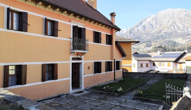 Charming Alpine Retreat for 9