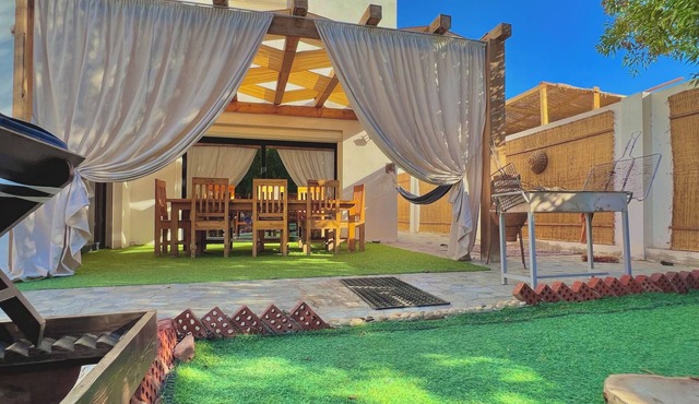 Charming American Villa – 3BR with AC, WiFi & Pool in Dahab