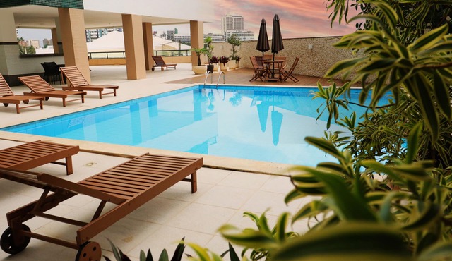 Charming and cozy - Pool, beach and location.