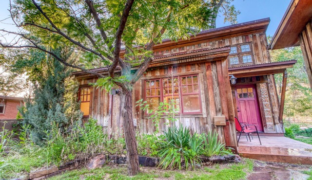 Charming and dog-friendly home in town w/WiFi - walk to restaurants & shops