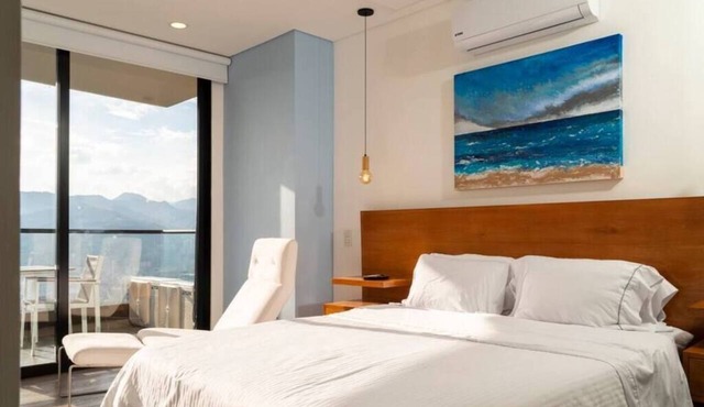 Charming and Luxury Suite with Panoramic View-2 AC