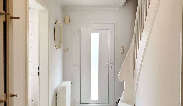 Charming and quiet vacation home - close to the beach and ideal for large groups - with