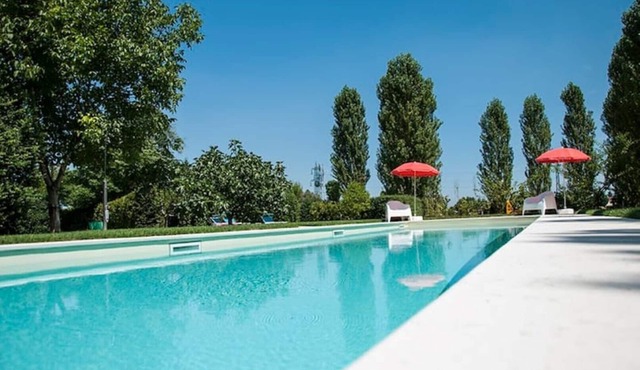 Charming and relaxing apartment with pool