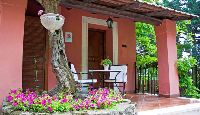 Charming and Romantic Cottage hill nearby Rome