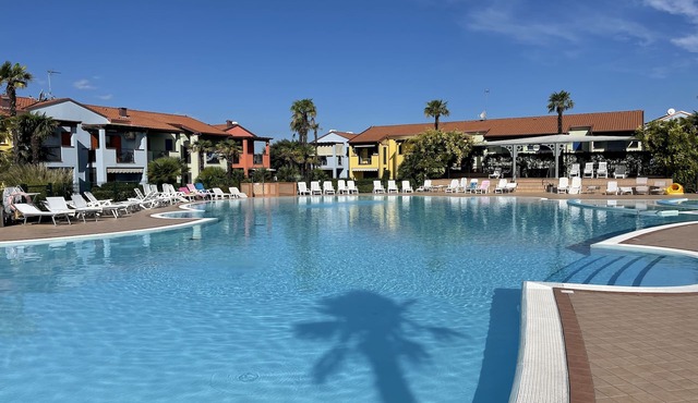 Charming apartment with private garden and swimming pool in Aprilia Marittima