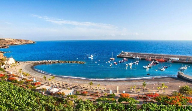 Charming Apartment with Sea Views in Playa San Juan