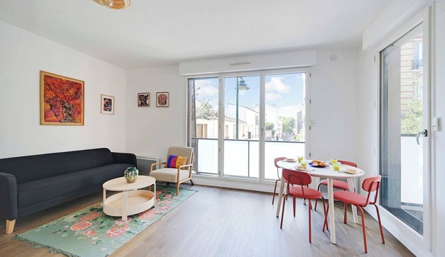 Charming apartment - 2BR-4P- Balcony- Malakoff