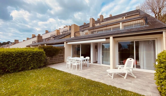 Charming Apartment - Beach 200m, Terrace, Parking, Fully Equipped - Sleeps 4-5