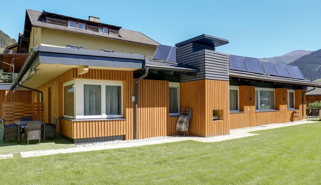 Charming Apartment "Blaser" with Wi-Fi, Garden and Terrace